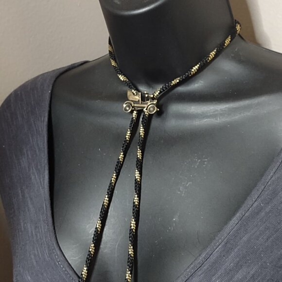 Very Cool Gold Tone And Black Old Fashion Car Bolo Tie - Picture 1 of 11